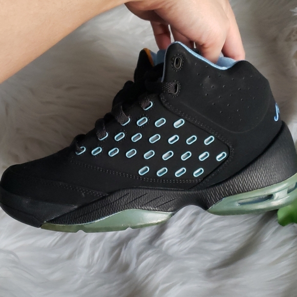 Nike Jordan Carmelo Melo 5.5 (GS) Black Sneakers - Picture 3 of 5